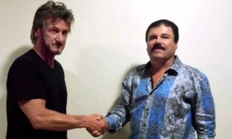 Sean Penn y el entonces prófugo el 2 de octubre. (Foto: Rollingstone.com)