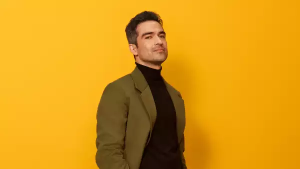 Alfonso Herrera-Quién-johnnie Walker