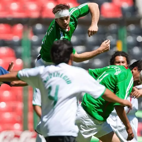 William Levy y los otros galanes de la telenovela disfrutaron de lo lindo el partido que jugaron en el Azteca.