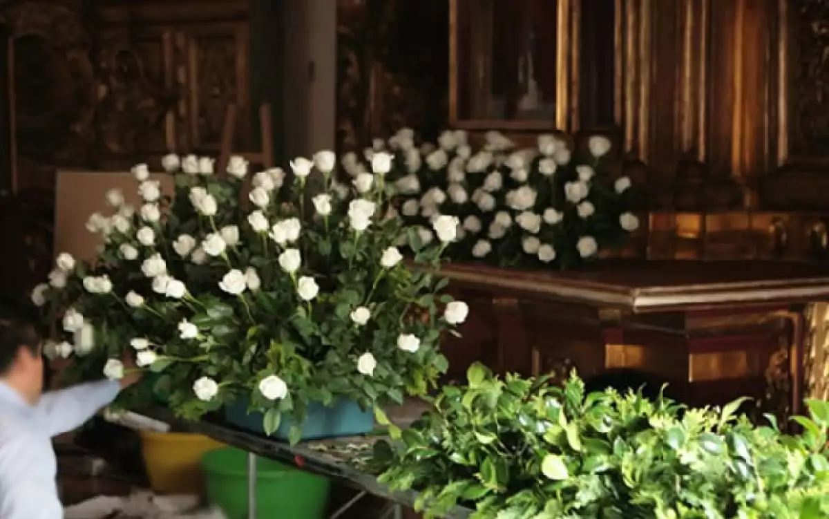 Los previos para la ceremonia religiosa donde la actriz contraerá matrimonio con Lorenzo Lazo están terminados.