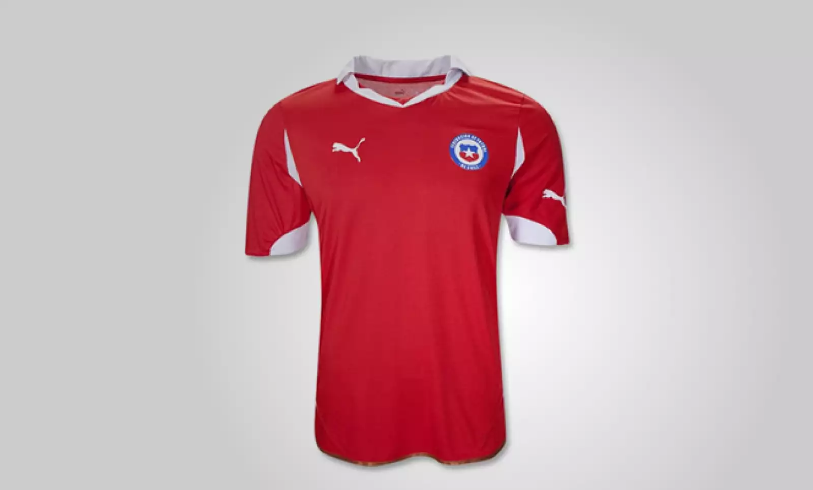 Con la revelación de Alexis Sánchez, el combinado andino pretende hacer un buen papel en el torneo más importante de la región. Su playera tiene un precio de 74.99 dólares.