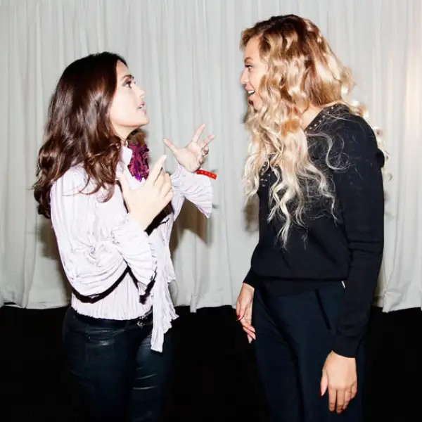 ¿Más concentradas en su plática? ¡Imposible! Salma Hayek subió una foto en la que nos presume su relación con Beyoncé.