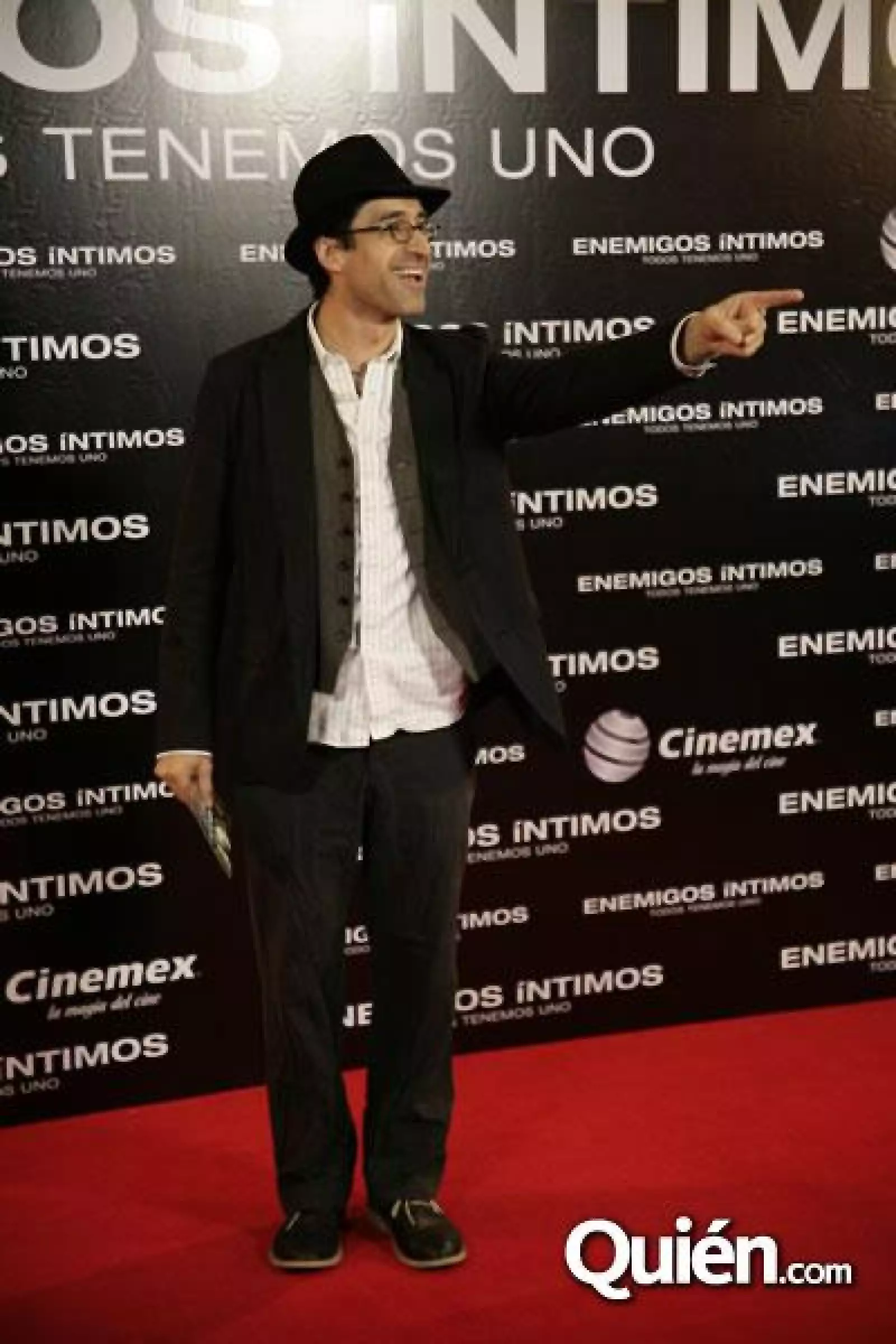 Presentación de Enemigos Íntimos