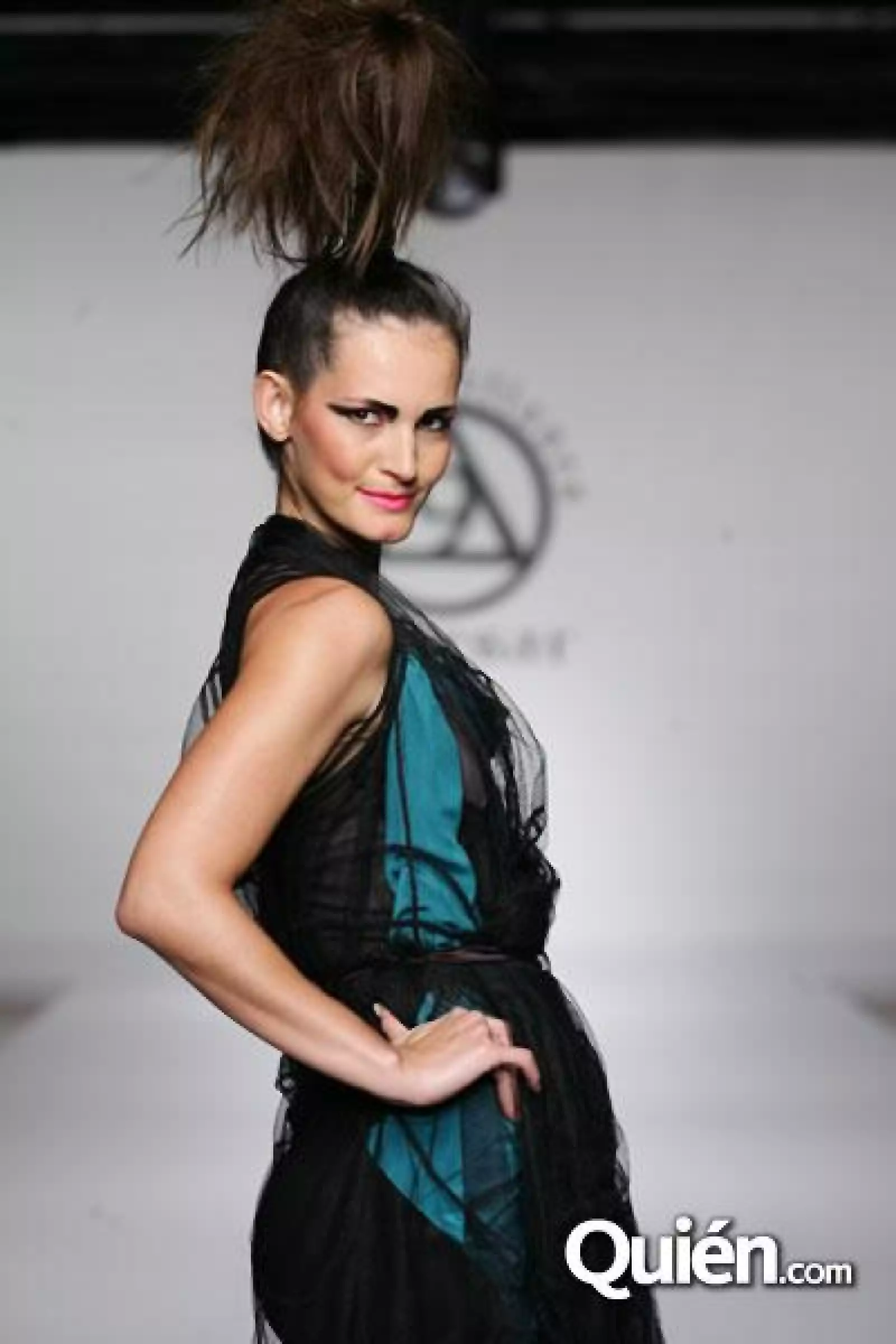 IDM Pasarela Cesar Arellanes