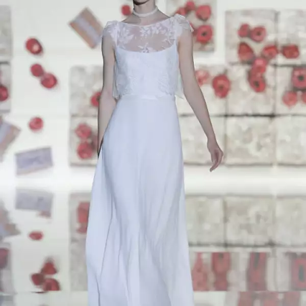 Vestido de encaje y seda georgette.