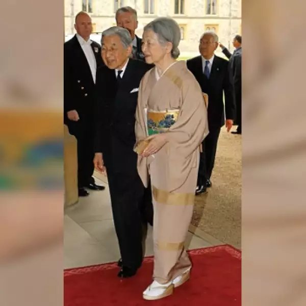 el emperador Akihito, y la emperatriz Michiko llegal al castillo de Windsor