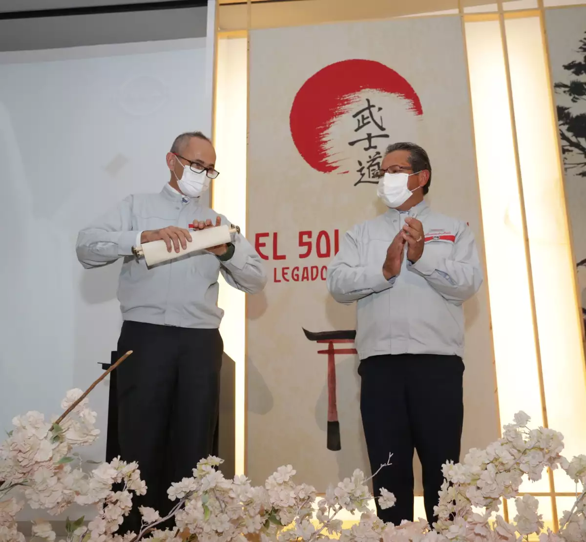 Armando Ávila pasa la estafeta a Joan Busquets como nuevo vicepresidente de Manufactura de Nissan Mexicana. (Cortesía)