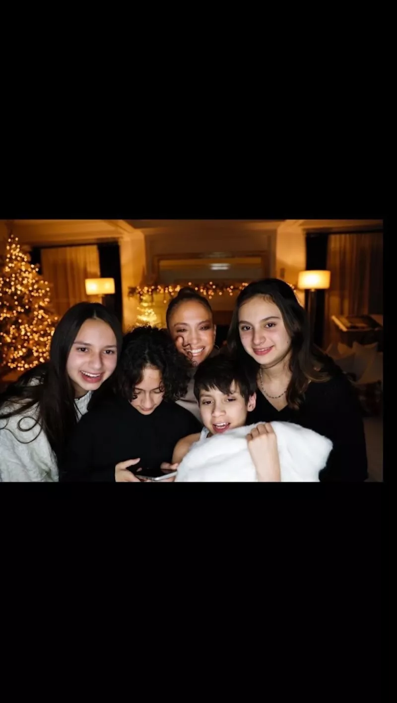 JLo-hijos.jpg