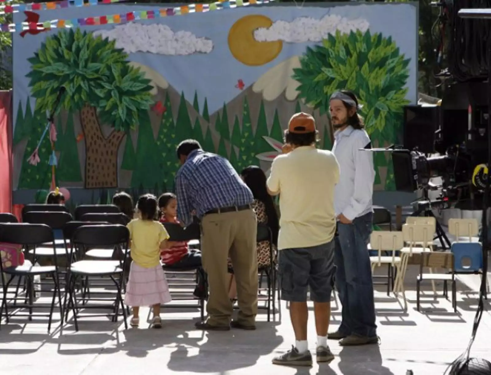 Diego escribió la historia junto con Augusto Mendoza , con quien descubrió que ambos habían pasado su niñez en a entidad y decidieron hablar de esos niños y de recuerdos.