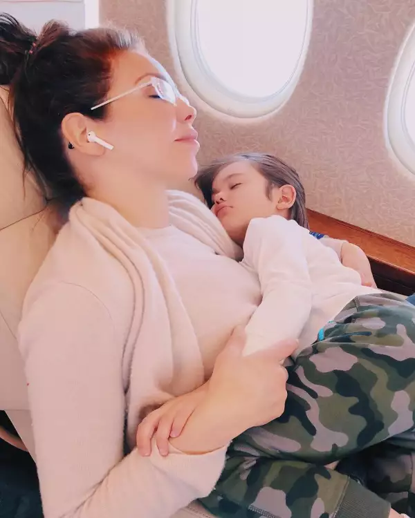 Hijito mío, hoy te conviertes en un adolescente. Hace 13 años te recibí en mis brazos y llenaste de ilusión mi vida, con tu calor y tu hermosa presencia. Hoy me llenas de orgullo de amor. Te has converti (2).jpg