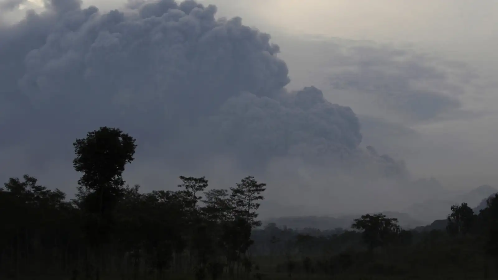 erupcion del volcan kelud