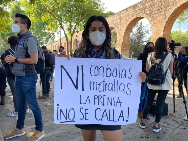 Periodistas marchan en Michoacán