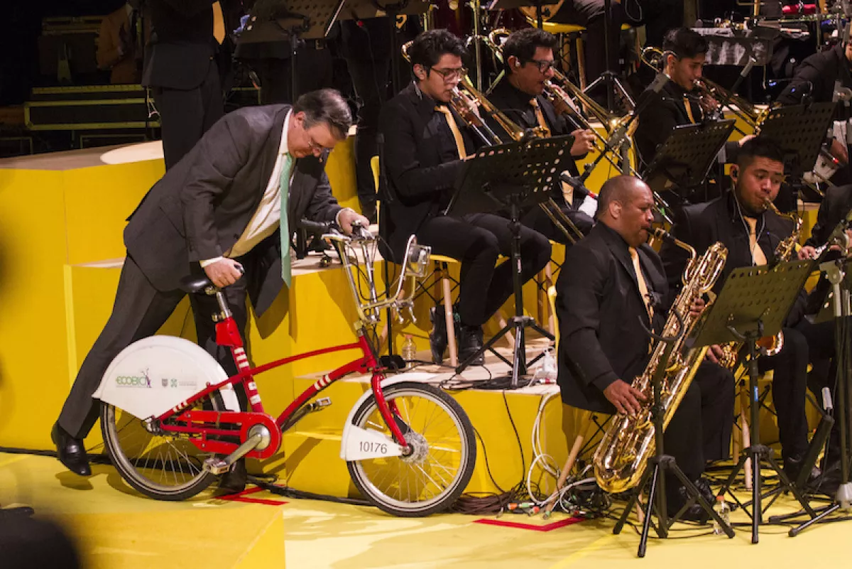 Inaugurcion del What Desing Can Do Mexico City