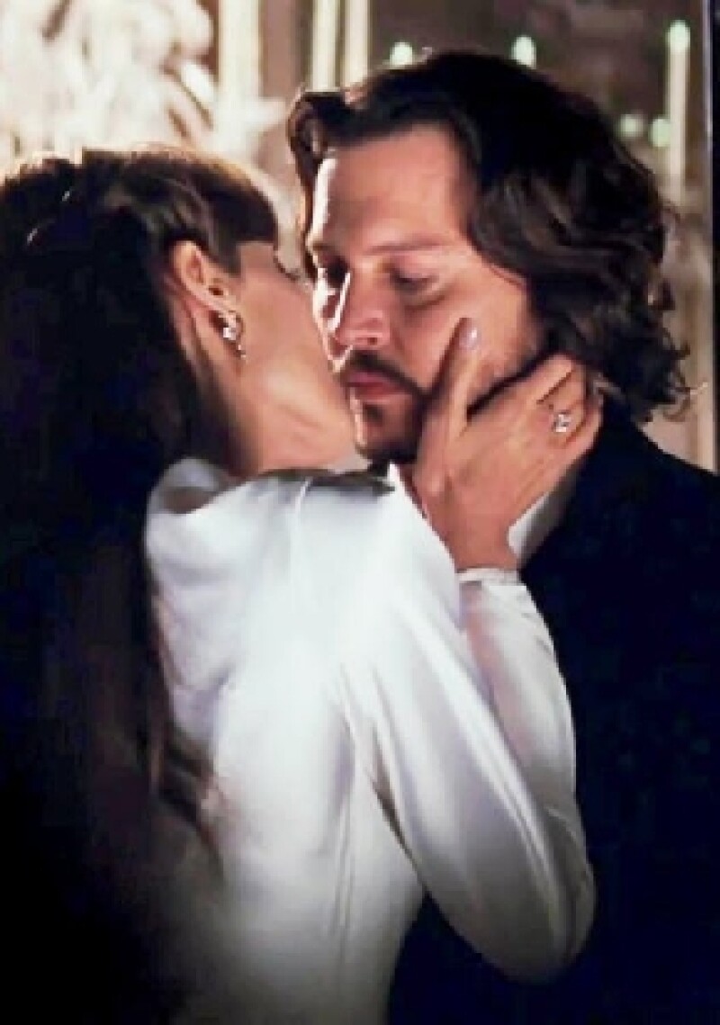 Los actores desfilarán por la alfombra roja de la premier en la que también se espera la llegada de sus respectivas parejas, Brad Pitt y Vanessa Paradis, entre otros.
