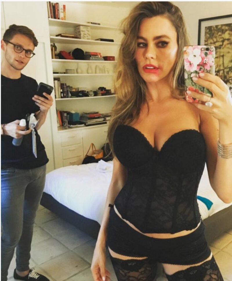La actriz intentó publicar esta sexy selfie, sin embargo recibió varias críticas.