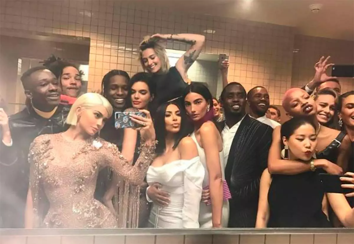 Kylie Jenner no ha cumplido al pie de la letra con las reglas impuestas para la Met Gala. 