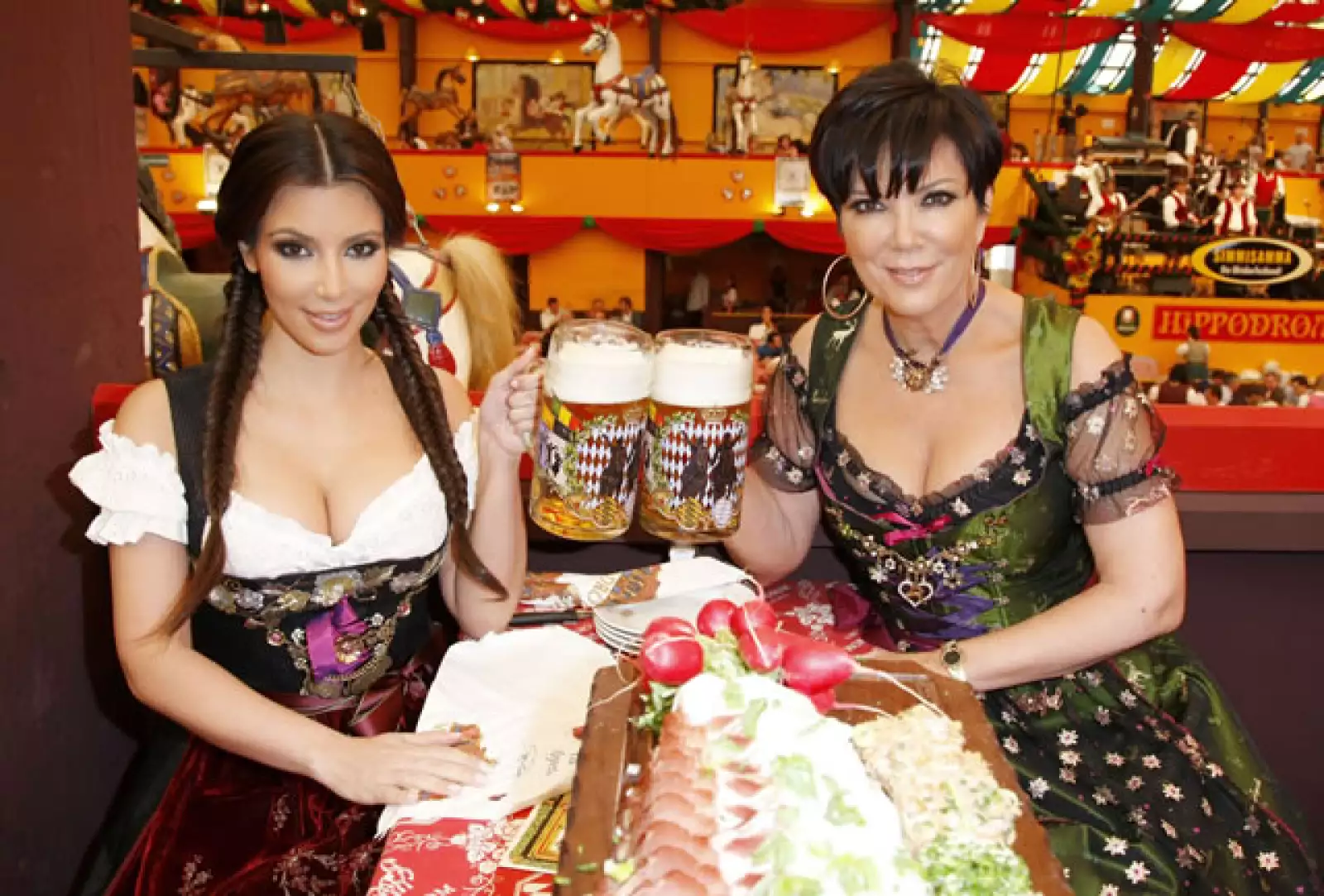 Así es, hasta Kris y Kim han viajado a Alemania para vivir esta experiencia.