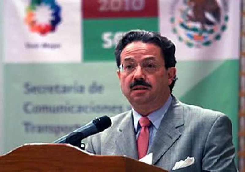 El titular de la SCT dio a conocer el informe del periodo 2007-2010. (Foto: Cortesía SCT)
