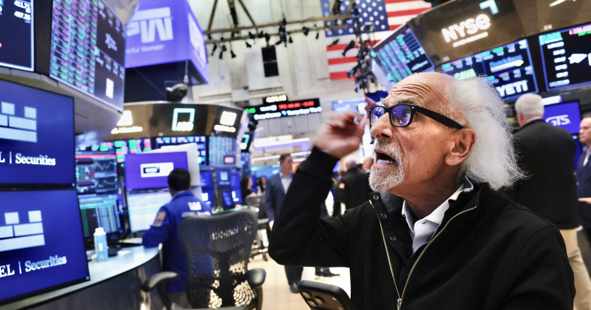 Wall Street cae 4.18%: Nasdaq sufre por reportes de empleo