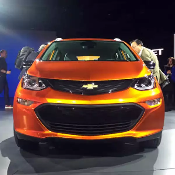 El Chevrolet Bolt EV puede dar hasta 200 millas de distancia con una carga de batería.