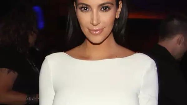 Kim usó un Haute Couture de Givenchy.