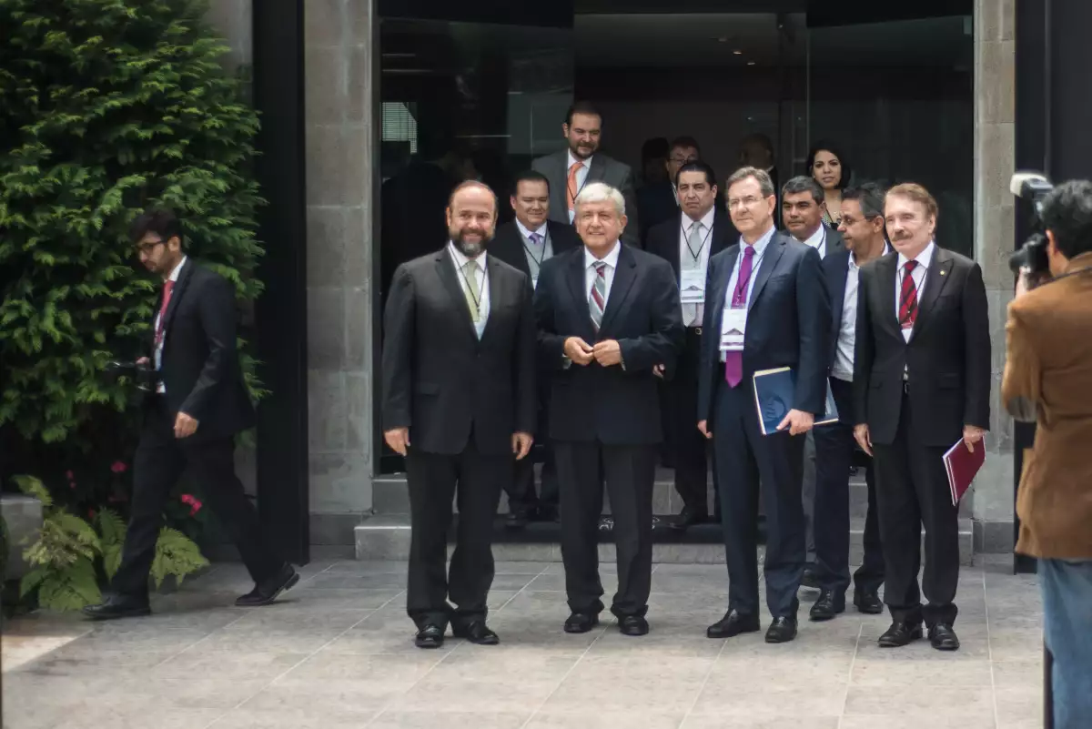 AMLO con rectores
