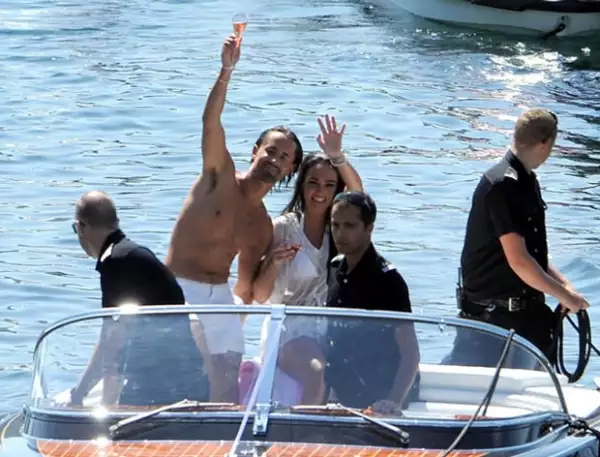 Tamara y Jay se convertirán próximamente en padres, de hecho a la socialité se le ha captado en bikini y ya luce pancita.