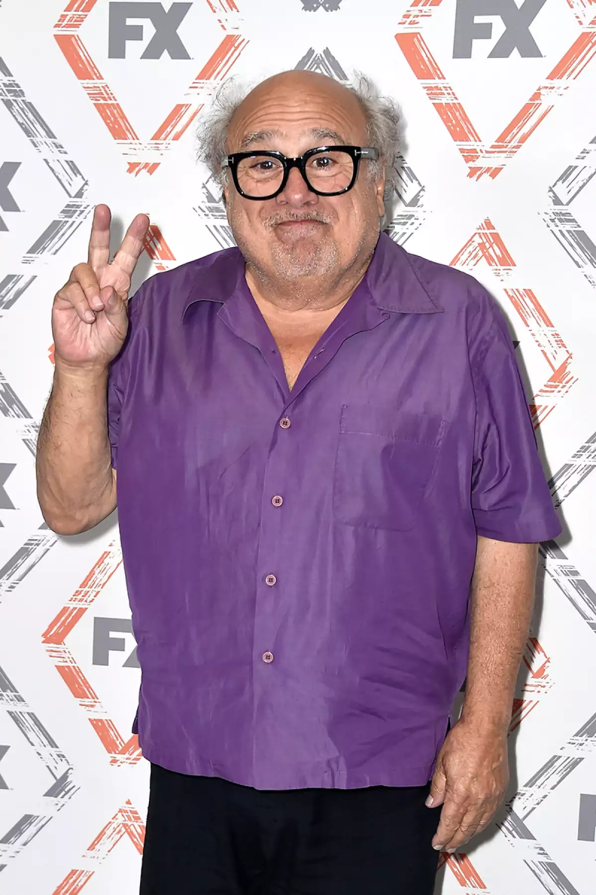 Danny DeVito asegura que su actuación del Pingüino fue mejor que la de Colin Farrell