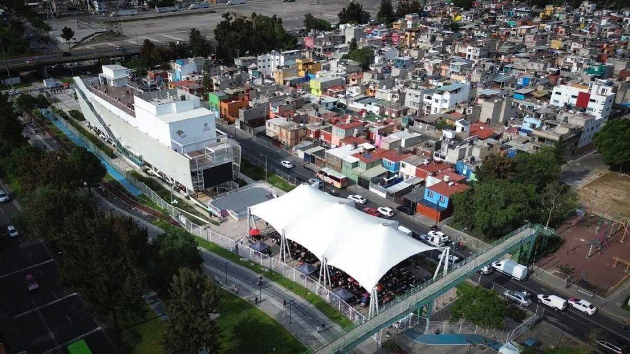 Radiografía de la economía en Iztapalapa: en qué trabajan, qué estudian y cuánto ganan sus habitantes