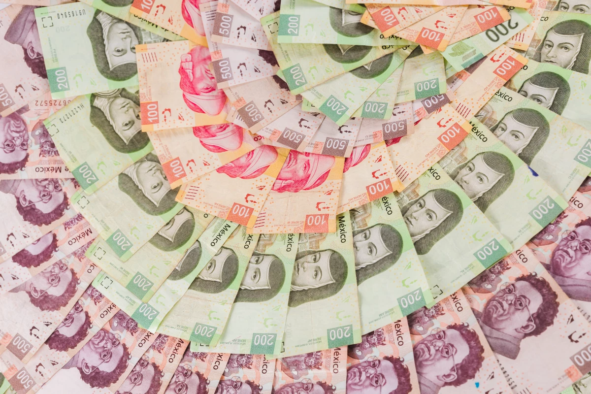 El dólar se vende 20 centavos más caro que al cierre de este miércoles.