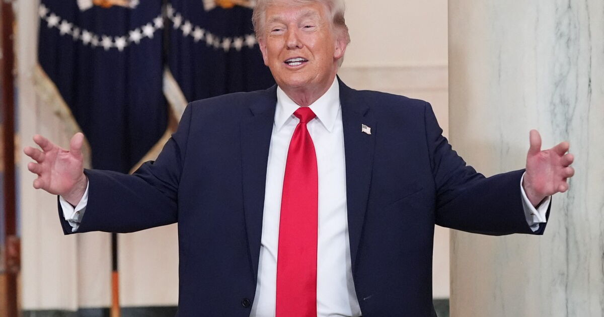 Trump, Pazartesi günü İran'la anlaşmaya varılmasının 'yüksek bir şans' olduğunu söyledi