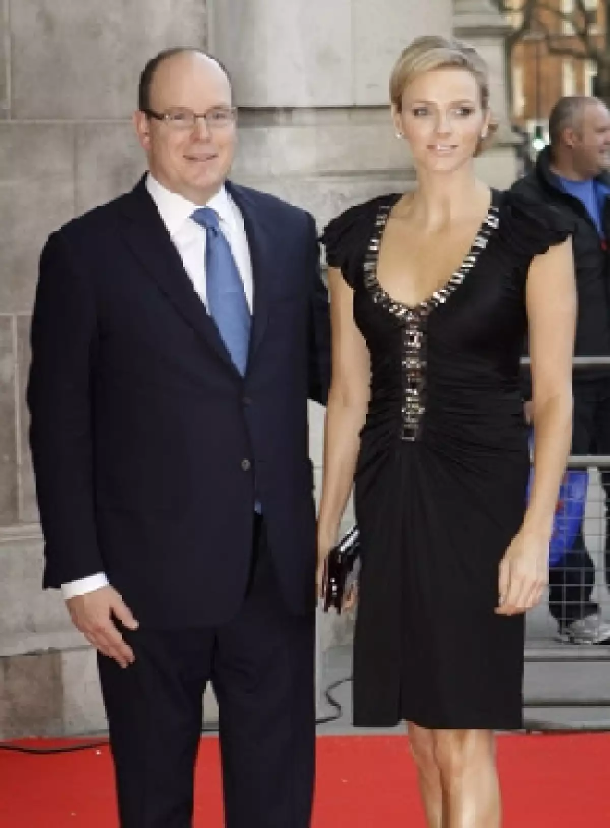 Una muestra titulada `Grace Kelly: Style Icon´ fue inaugurada con la presencia de su hijo Alberto II y de sus hijas Estefanía y Carolina.