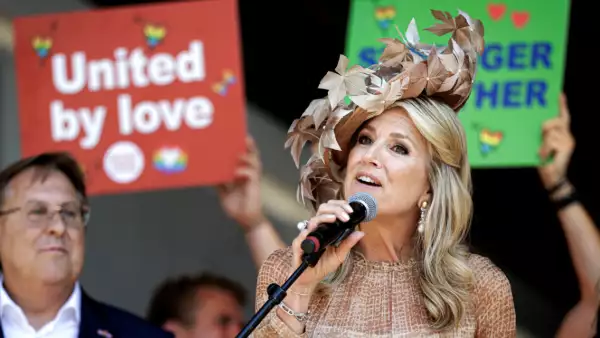 La reina Máxima de Holanda da el banderazo de salida al WorldPride en Amsterdam