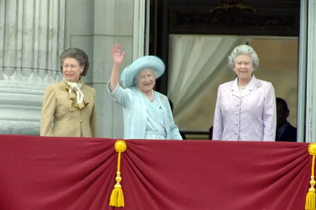 Princesa Margarita, Reina Madre y la reina Isabel II