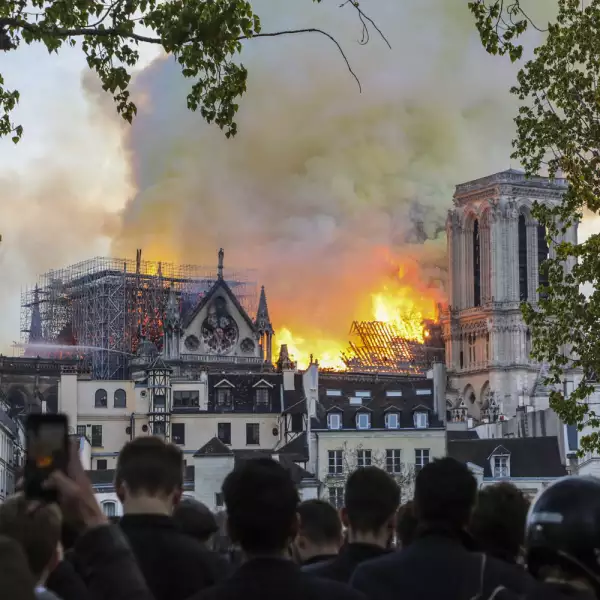 Incendio Notre Dame-13