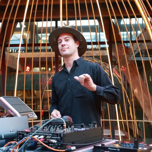 Dj Pasternak