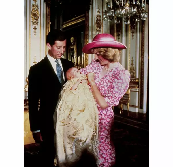 Este es el ropón original, el cual fue hecho por la hija de un minero de carbón para la Reina Victoria en el siglo XIX.