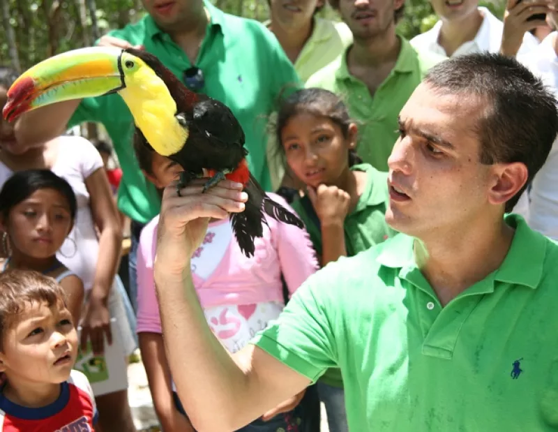 "El Niño Verde" ha sido vinculado con la muerte de una mujer búlgara, quien habría fallecido en un departamento de su propiedad en Cancún, Quintana Roo.