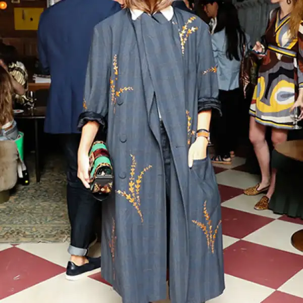 La top blogger llegó a un evento de Burberry con un total look de la firma.