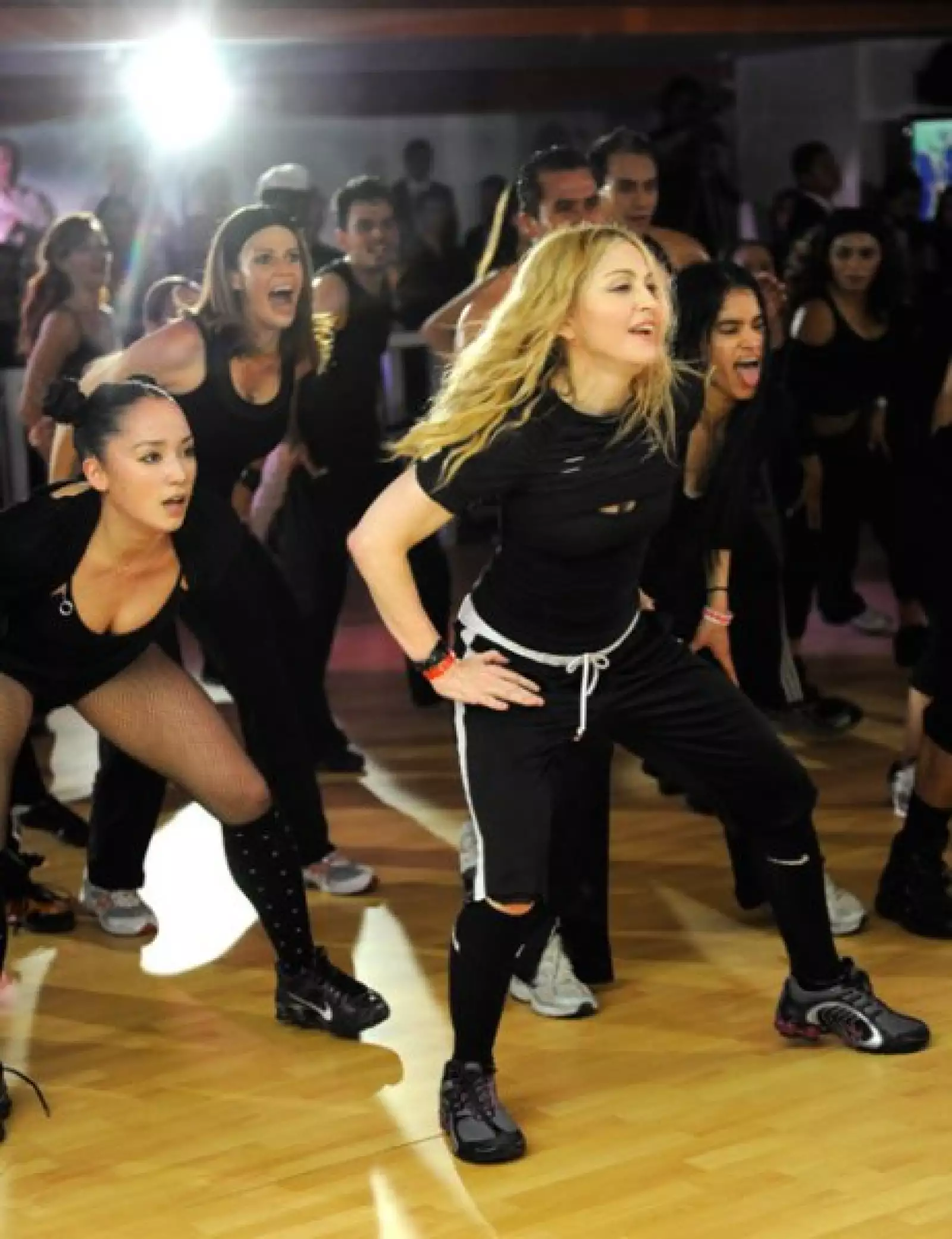 Madonna realizó una demostración de cómo serán las clases en su gimnasio.