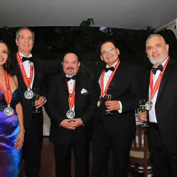 Alicia y Vicente Gómez , Raúl Torres García , Guillermo Deist