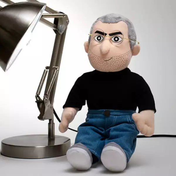 Esta pieza está fabricada con algodón, mezclilla y poliéster.