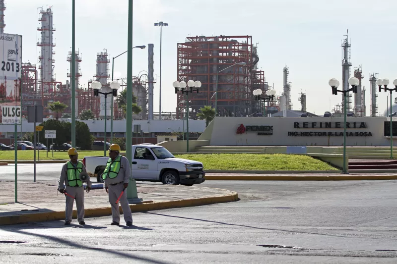 Unidades de Pemex detenidas 