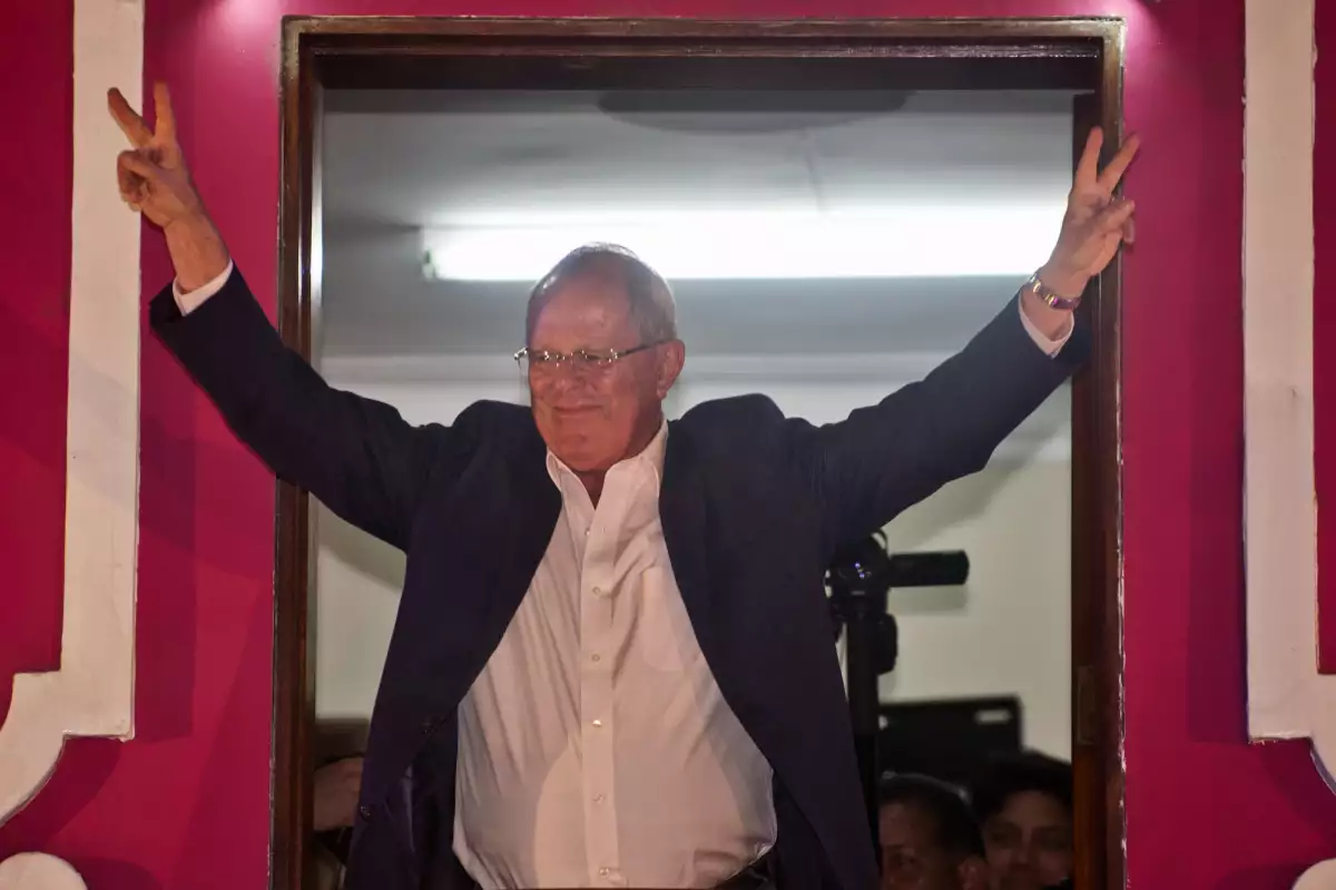 Los resultados de los sondeos indican que en Perú hay un empate; presagian dura batalla para definir resultados.