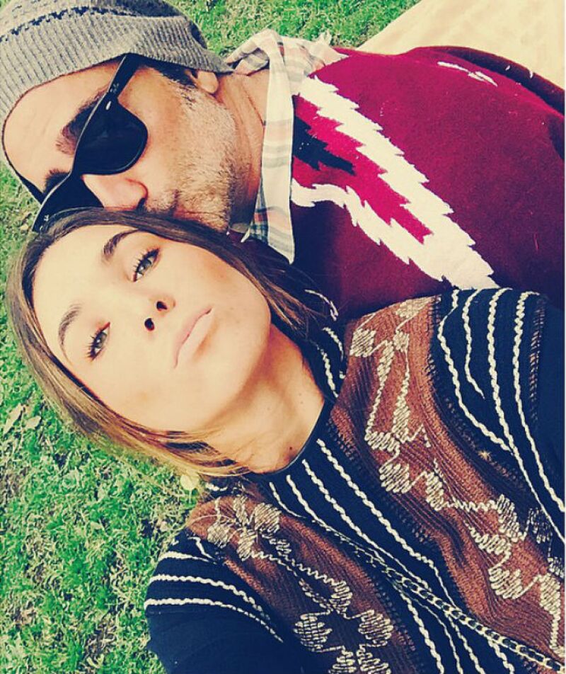 Karla ha dado la vuelta al mundo junto a su guapo novio. Ambos siempre lucen muy enamorados.