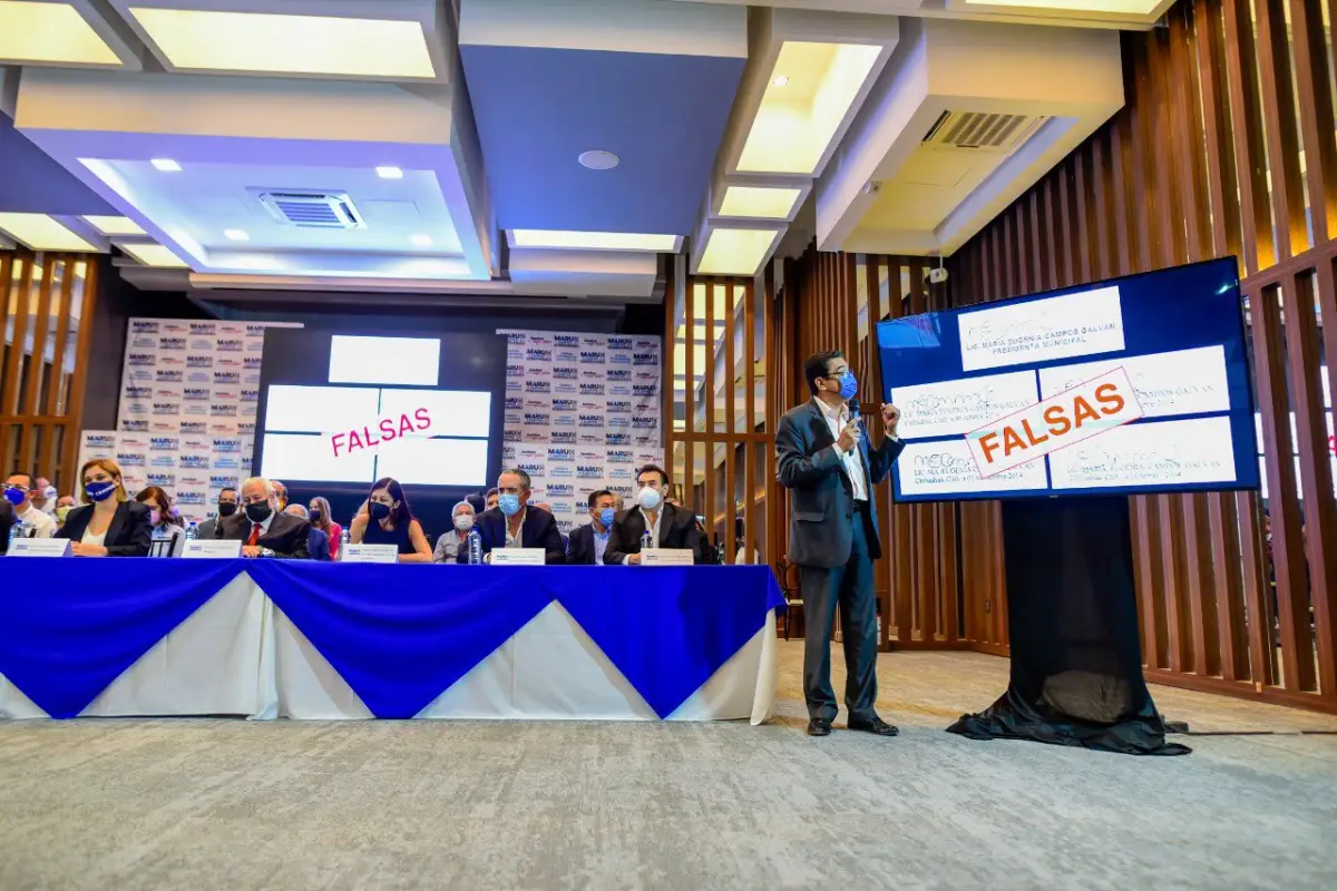Maru Campos en conferencia de prensa