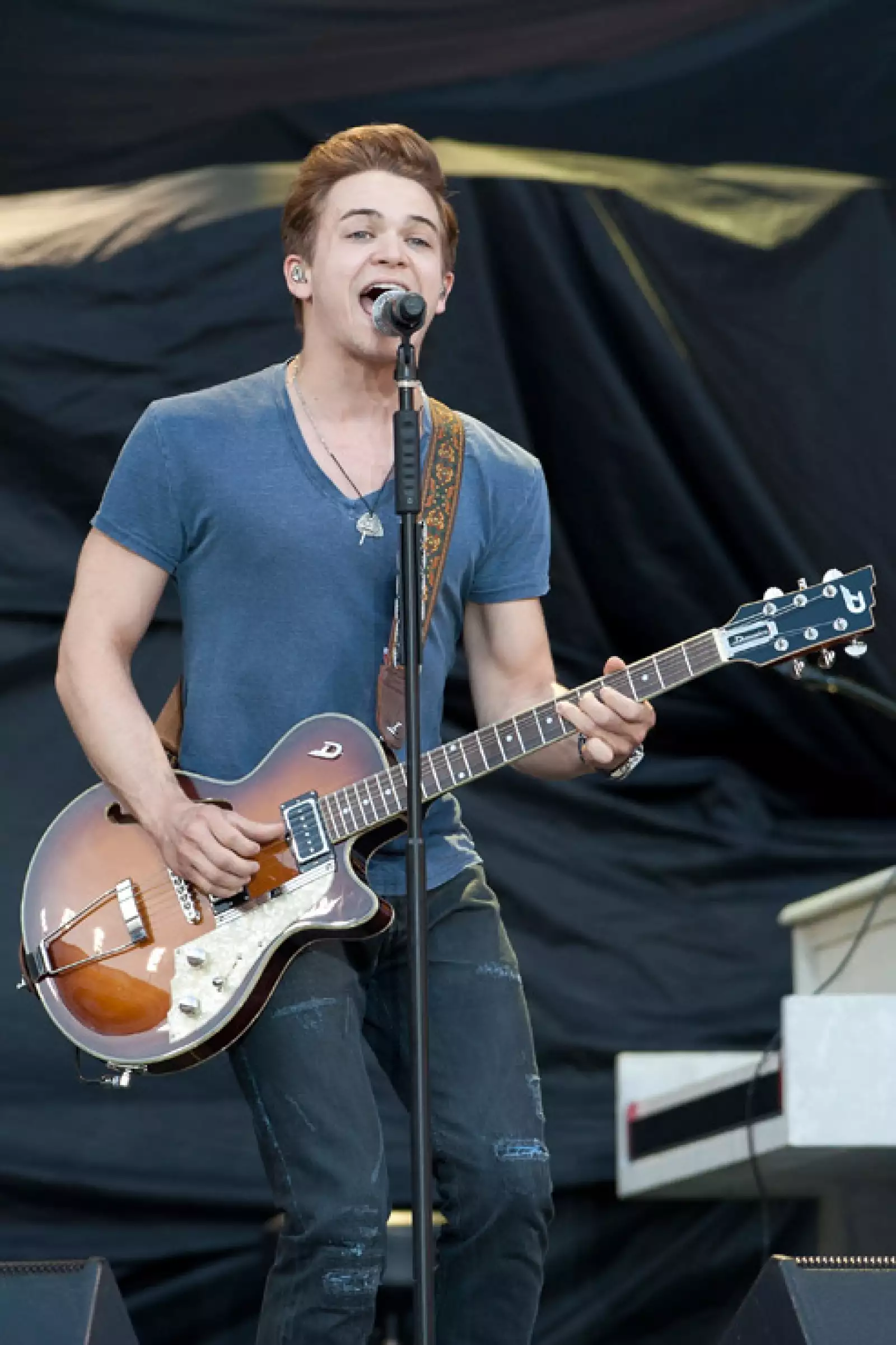 Hunter Hayes es el chico bueno del country. Cara de niño, pero echen un vistazo a esos bíceps.