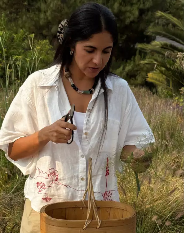 María Violante nos enseñó cómo y cuándo cortar plantas medicinales