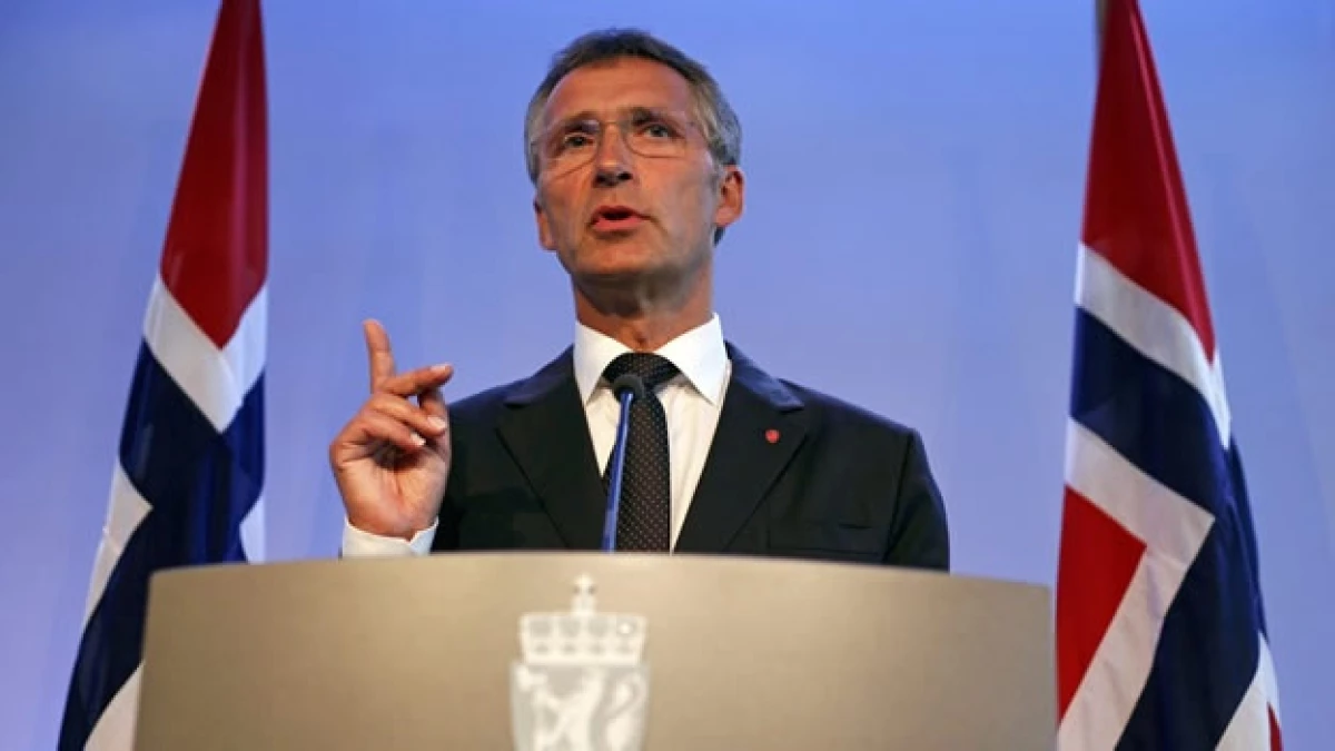 El primer ministro noruego Jens Stoltenberg en conferencia de prensa