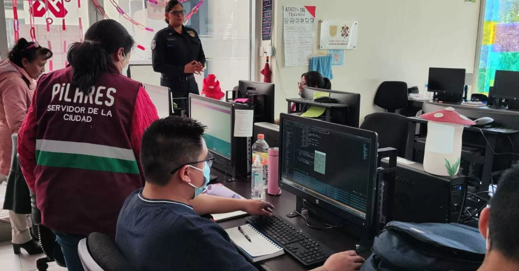 Pilares abre vacantes en varias alcaldías de CDMX: requisitos para ganar hasta 14 mil pesos al mes